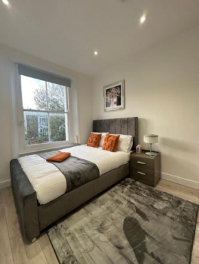 Stunning newly refurbished 1 bed in kings cross, st Pancras!320